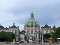Blick zu Schloß Amalienborg und Marmorkirche